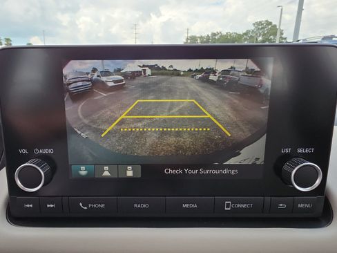Certified 2025 Honda HR-V LX image 18