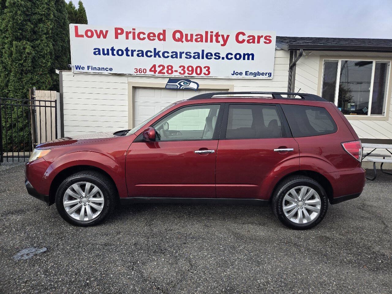 Used 2013 Subaru Forester 2.5X Premium w/ All-Weather Plus Pkg AWD/4WD image 2