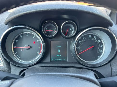 Used 2015 Buick Encore Convenience FWD image 12