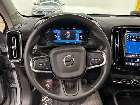 Certified 2024 Volvo XC40 B5 Plus w/ Climate Package AWD/4WD image 19