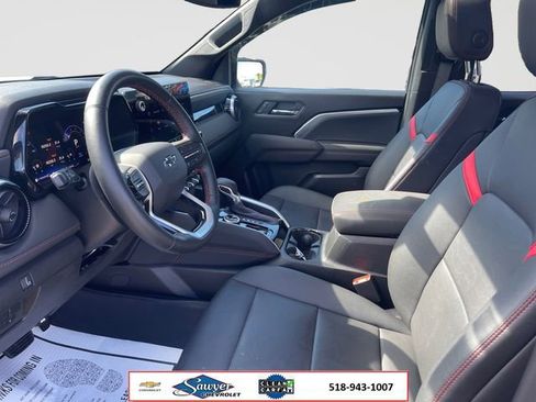 Used 2025 Chevrolet Colorado Z71 w/ Technology Package AWD/4WD image 10