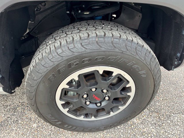 Used 2025 Toyota Tacoma TRD Off-Road w/ TRD Off Road Upgrade Package AWD/4WD image 16