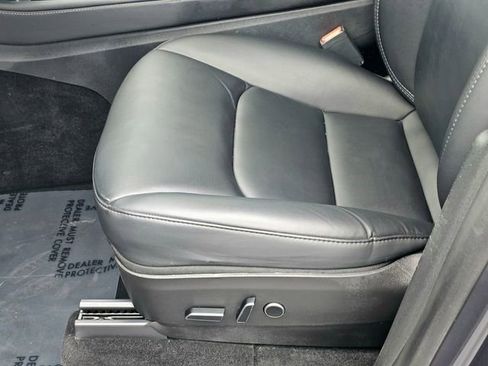 Used 2023 Tesla Model Y Long Range image 17