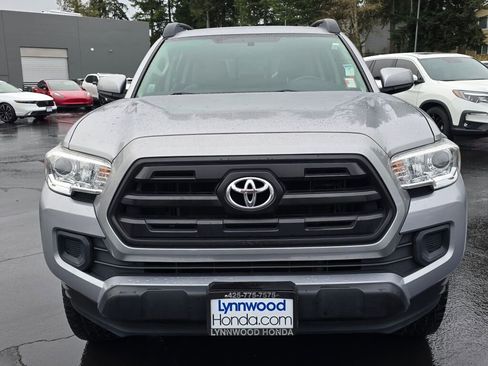 Used 2017 Toyota Tacoma SR w/ Tow Package image 19