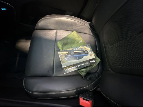 Used 2021 Jeep Grand Cherokee L Overland w/ Luxury Tech Group IV image 29