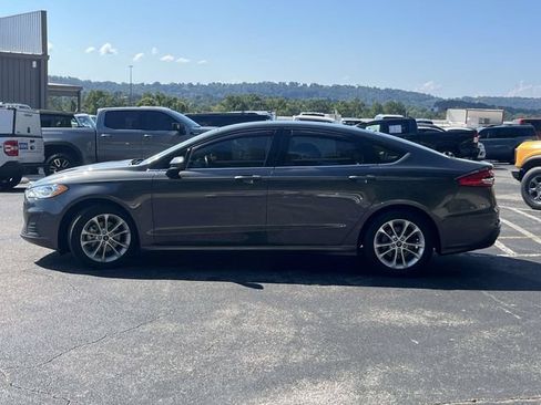 Used 2019 Ford Fusion SE FWD image 7