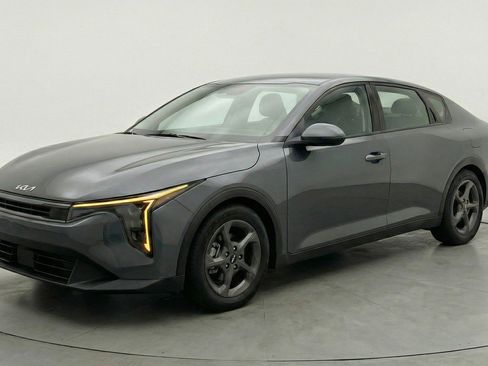 Used 2025 Kia K4 FWD image 3