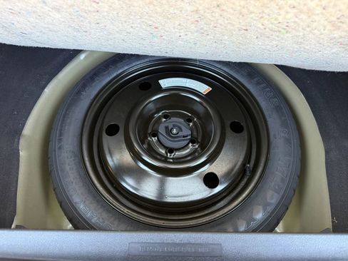 Used 2017 Ford Explorer Platinum AWD/4WD image 16
