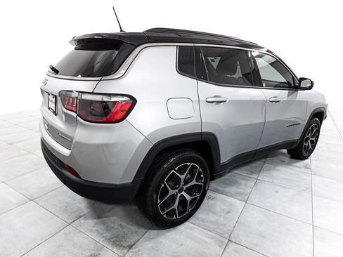Used 2025 Jeep Compass Limited AWD/4WD image 7