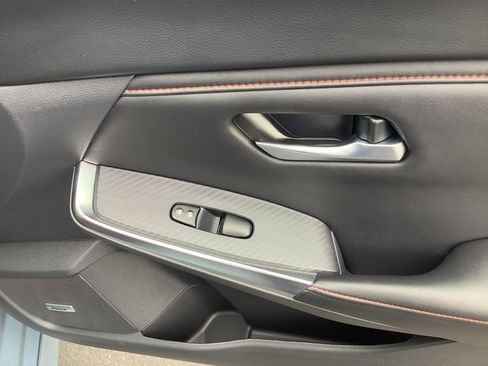 Used 2025 Nissan Sentra SR w/ SR Premium Package image 39