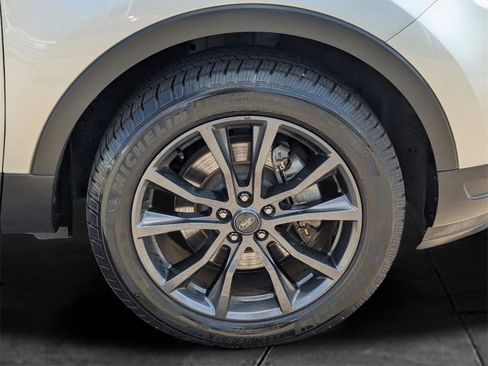 Used 2018 Ford Explorer XLT w/ Equipment Group 202A image 11