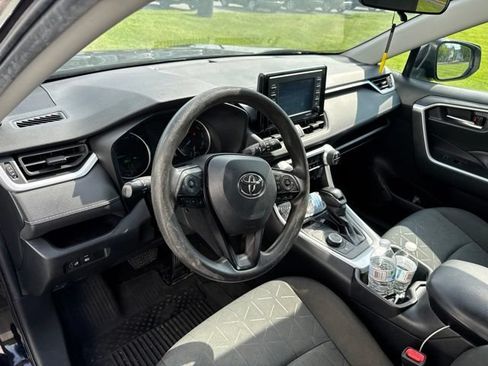 Used 2022 Toyota RAV4 XLE AWD/4WD image 11