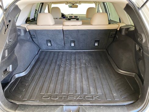 Used 2017 Subaru Outback 3.6R Limited image 31