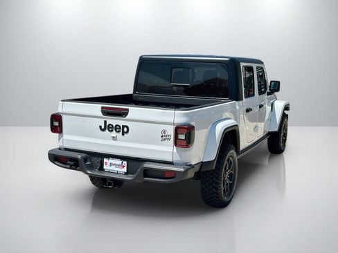 Used 2024 Jeep Gladiator Sport AWD/4WD image 5