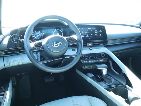 New 2026 Hyundai Elantra Limited FWD image 2