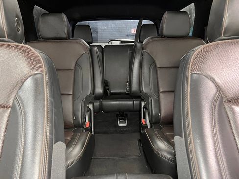 Used 2022 Chevrolet Traverse High Country image 29