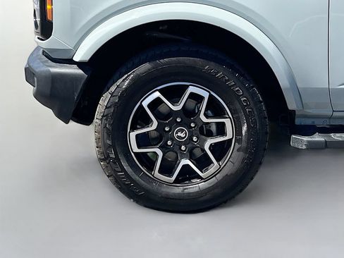 Used 2024 Ford Bronco Outer Banks AWD/4WD image 32