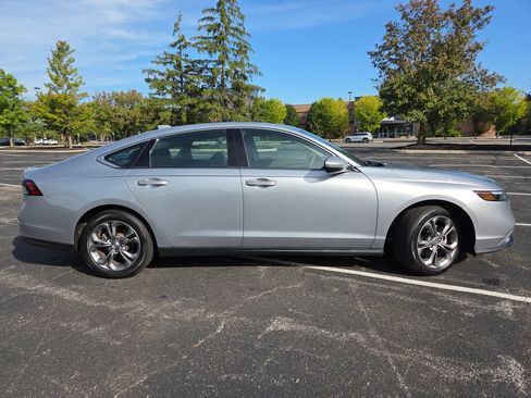Used 2024 Honda Accord EX image 23