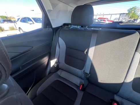 Used 2025 Chevrolet TrailBlazer LT image 39