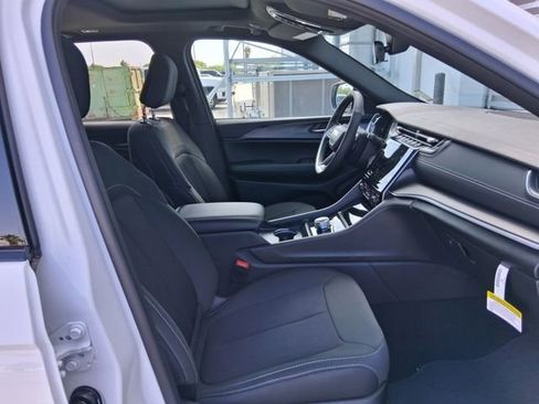 New 2026 Jeep Grand Cherokee Laredo X RWD image 25