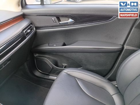 Used 2023 Lincoln Nautilus Reserve AWD/4WD image 20