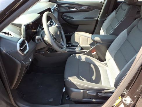 Certified 2025 Chevrolet TrailBlazer LT FWD image 5