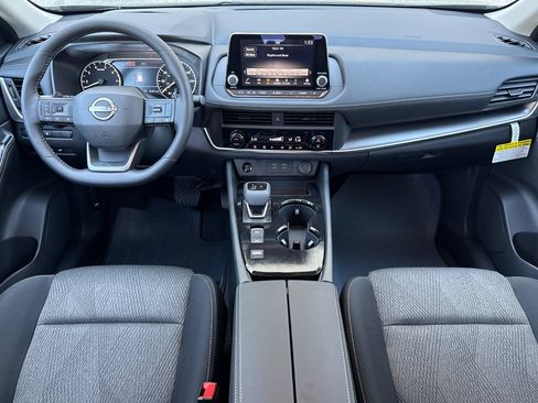 Used 2026 Nissan Rogue SV FWD image 17