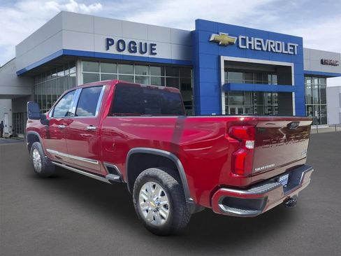 Used 2024 Chevrolet Silverado 2500 High Country w/ High Country Premium Package AWD/4WD image 3