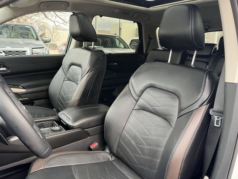 Certified 2024 Nissan Pathfinder Platinum w/ Cargo Package image 14