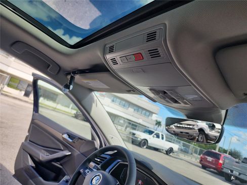 Used 2020 Volkswagen Jetta SEL Premium image 30