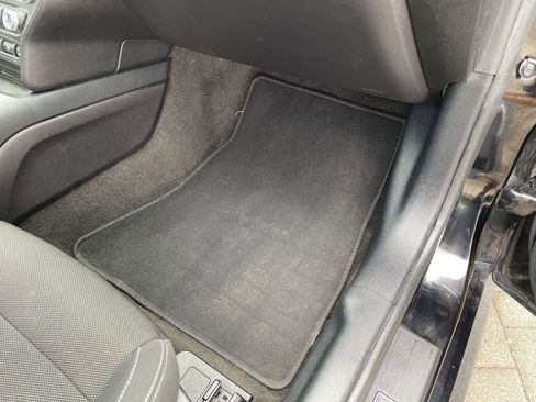 Used 2016 Ford Mustang Coupe RWD image 28