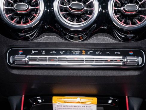 Certified 2025 Mercedes-Benz GLB 35 AMG 4MATIC image 20