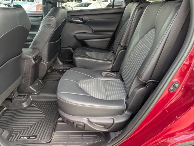 Used 2021 Toyota Highlander XSE AWD/4WD image 22