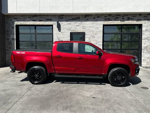 Used 2022 Chevrolet Colorado LT w/ Trail Boss Package AWD/4WD image 2