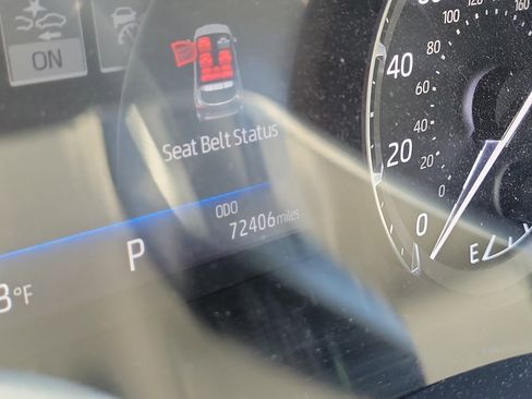 Used 2021 Toyota Highlander Limited image 25