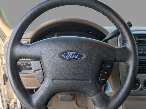 Used 2003 Ford Explorer XLT RWD image 22
