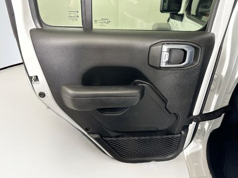 Used 2025 Jeep Wrangler Sport S image 24