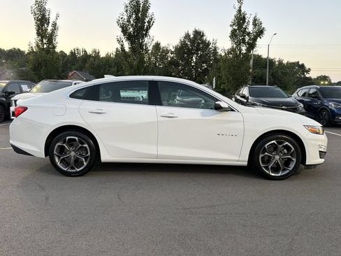 Used 2024 Chevrolet Malibu LT FWD image 2