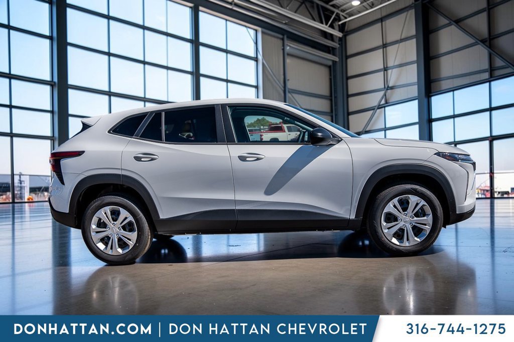 New 2026 Chevrolet Trax LS FWD image 33