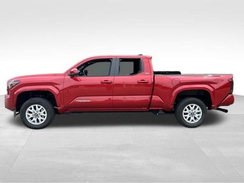 Used 2025 Toyota Tacoma SR5 AWD/4WD image 2
