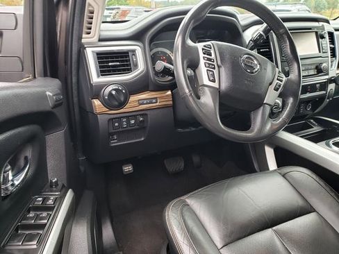 Used 2016 Nissan Titan SL image 9