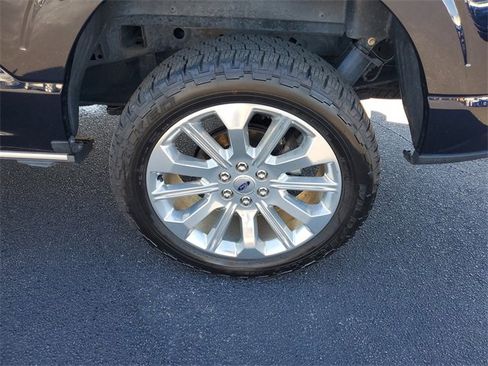 Used 2021 Ford F150 Limited image 5