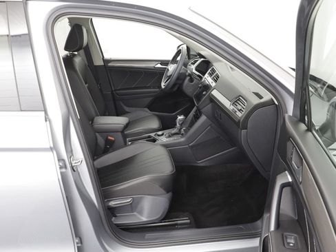 Used 2022 Volkswagen Tiguan SE AWD/4WD image 20