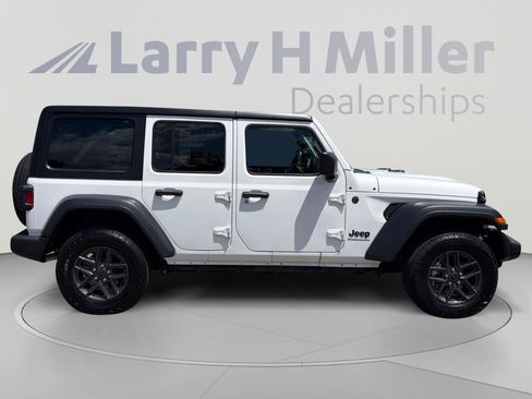 Used 2024 Jeep Wrangler Unlimited Sport AWD/4WD image 7