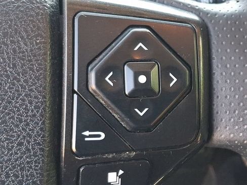 Used 2020 Toyota 4Runner TRD Off-Road AWD/4WD image 22
