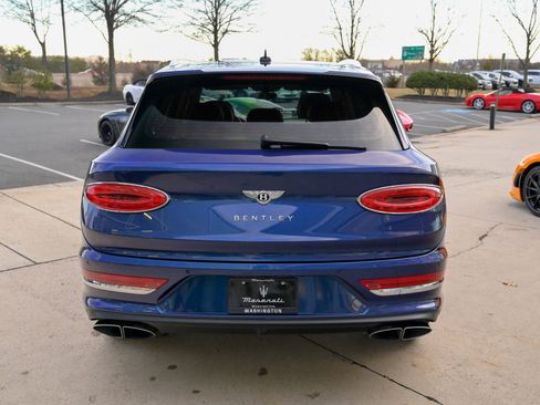 Used 2023 Bentley Bentayga image 6