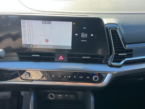 Used 2025 Kia Sportage EX image 25