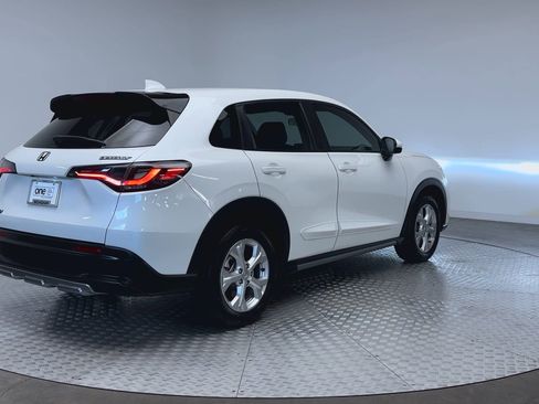 Used 2023 Honda HR-V LX image 8