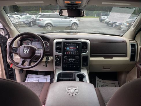 Used 2018 RAM 1500 SLT AWD/4WD image 11