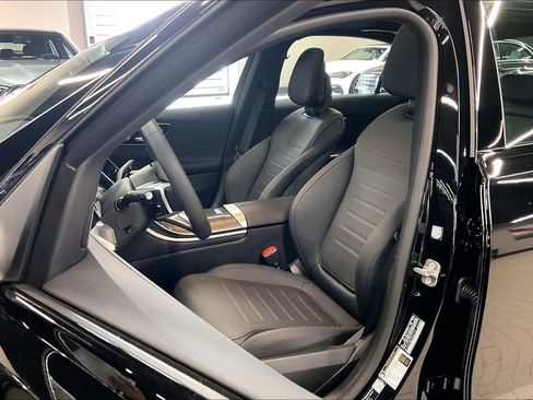 New 2026 Mercedes-Benz C 300 4MATIC Sedan image 9